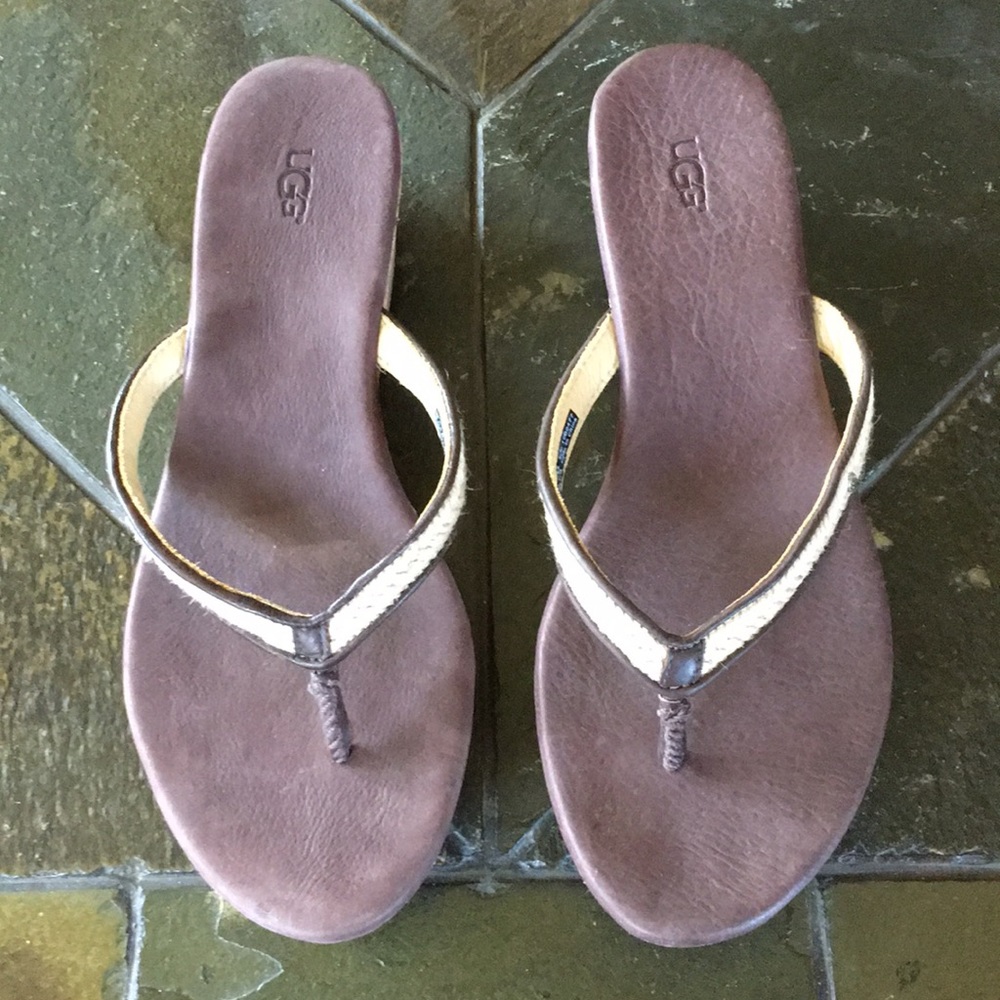 Ugg Sandal cork wedge 8.5 med